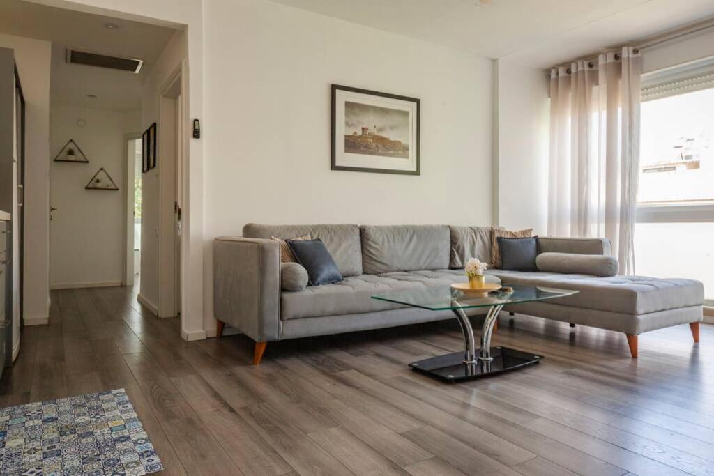 Big Apartment Next To Gordon Beach Plus Free Parking Tel Aviv-Jaffa Exterior foto