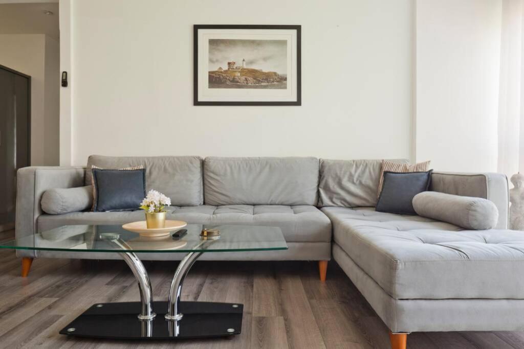 Big Apartment Next To Gordon Beach Plus Free Parking Tel Aviv-Jaffa Exterior foto