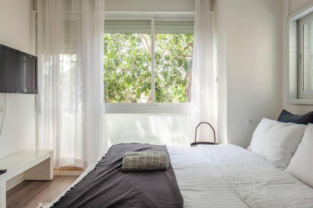 Big Apartment Next To Gordon Beach Plus Free Parking Tel Aviv-Jaffa Exterior foto