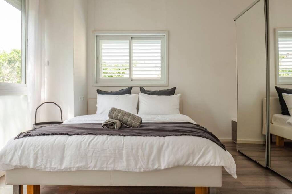 Big Apartment Next To Gordon Beach Plus Free Parking Tel Aviv-Jaffa Exterior foto