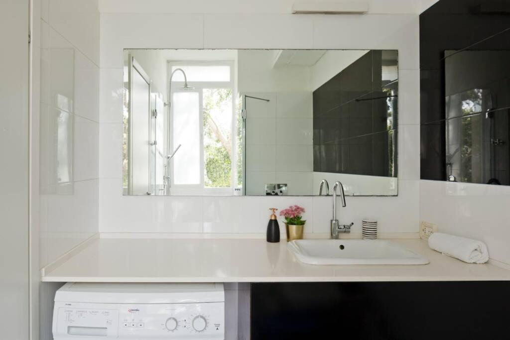 Big Apartment Next To Gordon Beach Plus Free Parking Tel Aviv-Jaffa Exterior foto