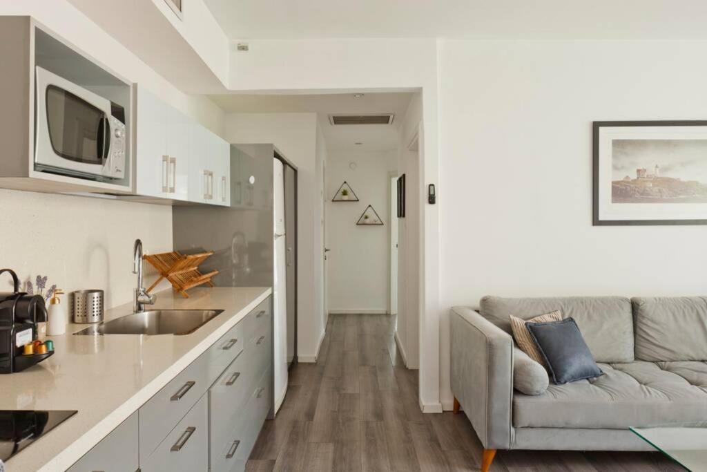 Big Apartment Next To Gordon Beach Plus Free Parking Tel Aviv-Jaffa Exterior foto